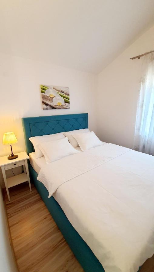 Apartments With Sea View Стоморска Экстерьер фото